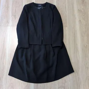 SUCRE 블랙 원피스 수트 사이즈 100