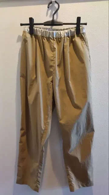 OURHOME 깔끔한 실루엣의 테이퍼드 팬츠