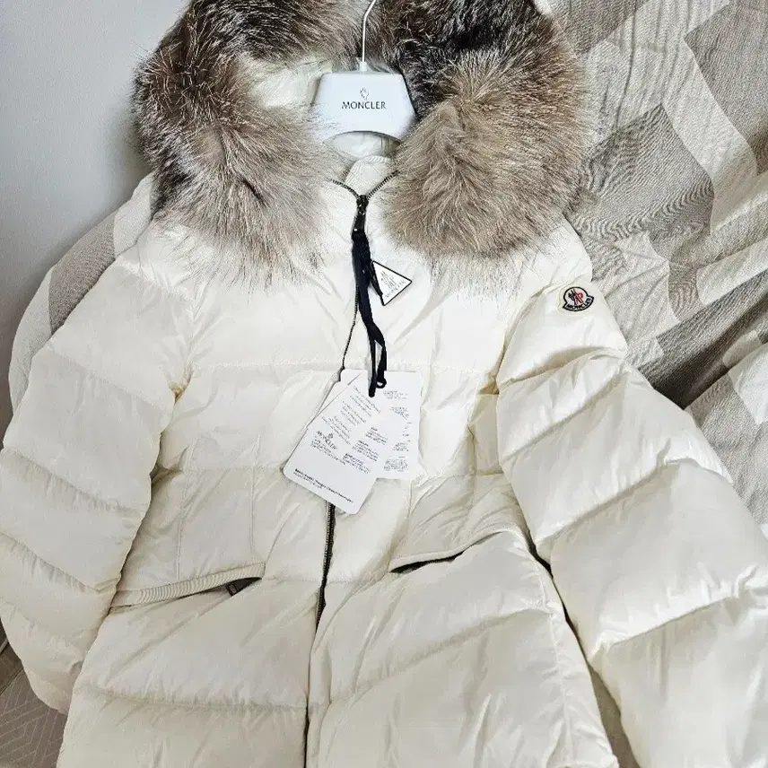 몽클레르 몽클레어 쇼트 패딩 화이트 사진 2