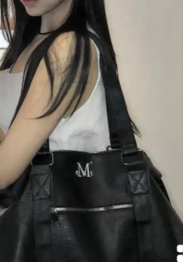 Mucent 블랙 숄더백