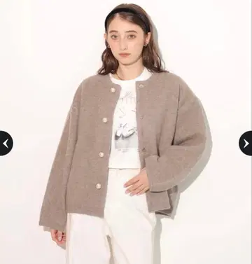 Rirandture 펄 단추 코쿤 니트 자켓 모카