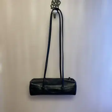 블랙 가죽 숄더백