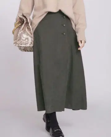 백 새틴 피치 사이드 버튼 스커트 나노 유니버스 38(M)