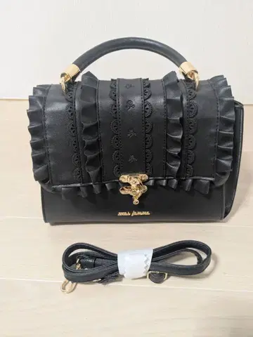 새상품 axesfemme(엑시즈팜) 인조 가죽 프릴 백