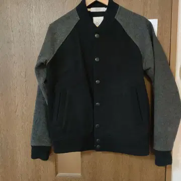 BEAMS 빔즈 바시티 자켓