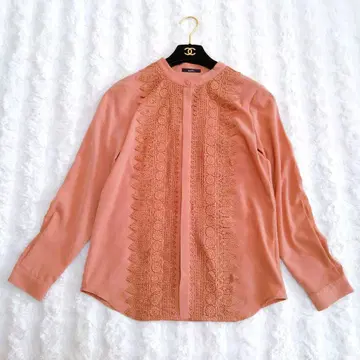 어반리서치 로쏘 스탠드 카라 센터 레이스 블라우스 애프리콧