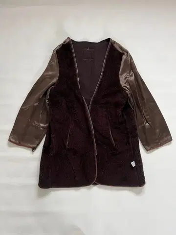 다크 브라운 플리스 새틴 롱 코트