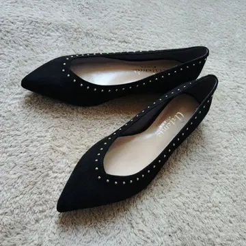 새상품 미사용 다이애나 스터드 장식 펌프스 블랙 24cm