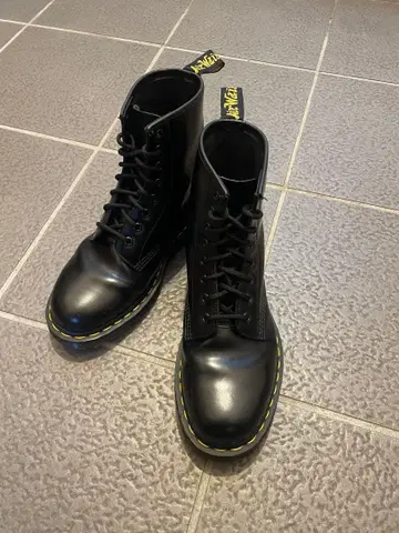 닥터 마틴 8홀 부츠