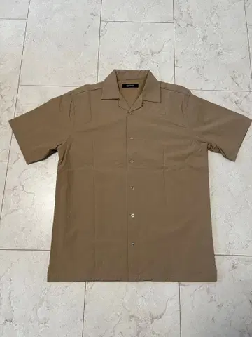 이지케어 오픈 카라 셔츠 반팔 나노 유니버스