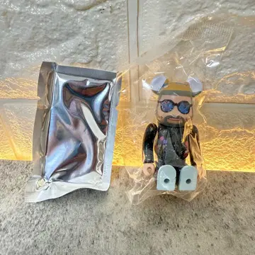 베어브릭 시리즈 51 시크릿 mr brainwash