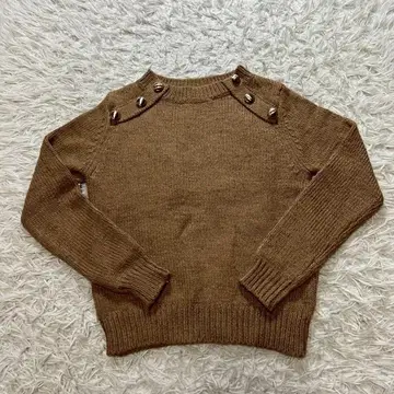 JILLSTUART (질스튜어트) 버튼 디자인 니트탑