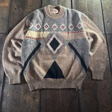 구제 울 니트 불스아이 베이지 노르딕 스웨터 L 홍콩 제조