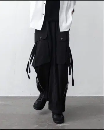 Parachute slacks/파라슈트 슬랙스