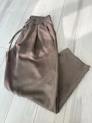 ZARA 페이크 스웨이드 팬츠