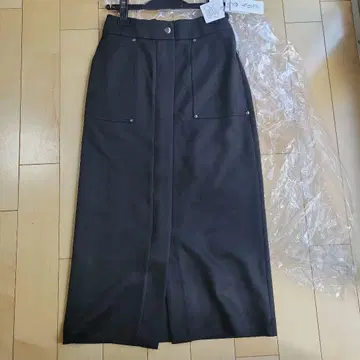 스콧 클럽 [ 81 ] RADIATE 페이크 스웨이드 타이트 스커트