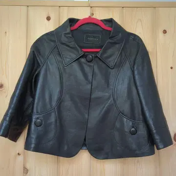 CASTITA 버튼 달린 블랙 가죽 자켓