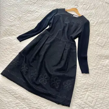 [ 미사용급 ] 갤러리 비스콘티 원피스 자수 레이스 플라워 블랙