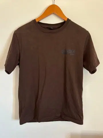 AVIREX 브라운 T셔츠 L 사이즈