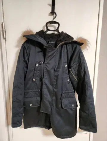 루드 갤러리 자켓