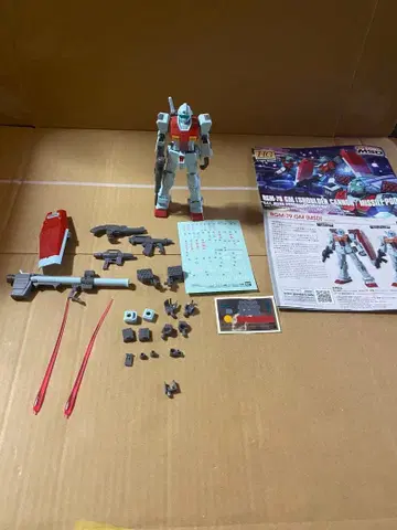 HG 짐 숄더 캐논 장비 미사일 포드 장비 현 상태품