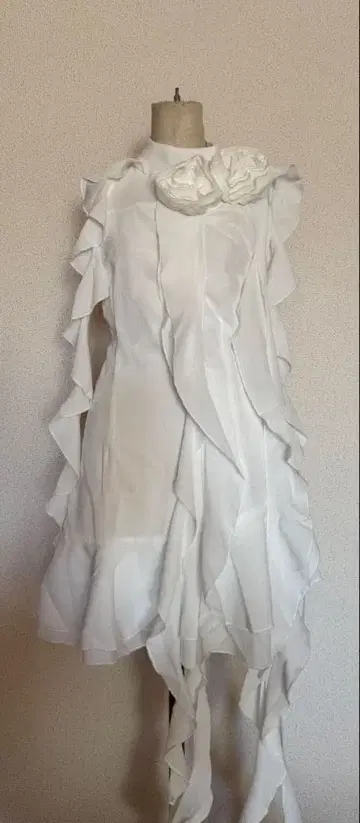 K-POP 여자아이돌풍 프릴 원피스 화이트