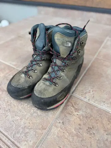 The North Face 등산화 그레이