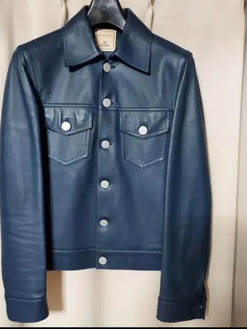 파랑 가죽 자켓 버튼 프론트