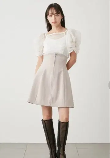 SNIDEL 개더 퍼프 슬리브 튤 TOPS 화이트