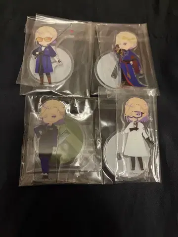 트위스테 빌 미니 아크릴 스탠드 기숙사복 운동복 실험복 발칸