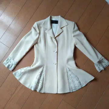 클로드 로렌 테일러드 자켓 크림색