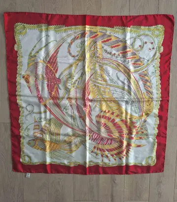 [새상품급] 페라가모 실크 이탈리아제 열대어 대형 스카프 스톨