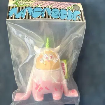 긴팔 꽃놀이 등 찍힘 있음