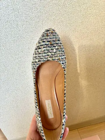 새상품급 질스튜어트 24cm 트위드 펌프스 블루 계열 비쥬 힐