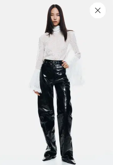 트럼펫 슬리브 레이스 블라우스