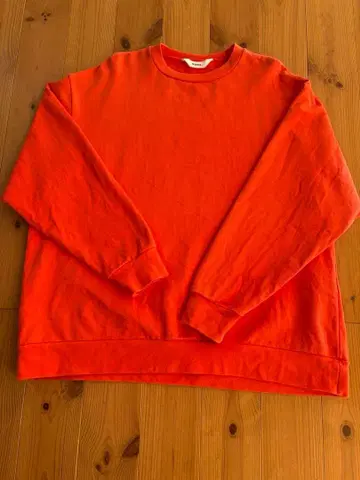 Name. 맨투맨 후드티