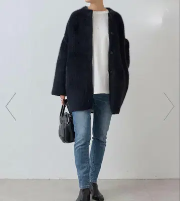 비어즐리 퍼 니트 코트 블랙 새상품급 이번 시즌 완판템