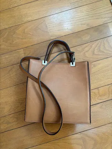 브라운 가죽 토트백