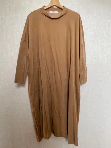 베이지 롱 원피스 긴팔