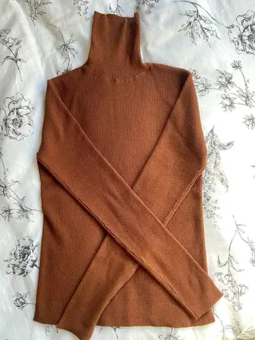 FREAK'S STORE 브라운 터틀넥 스웨터