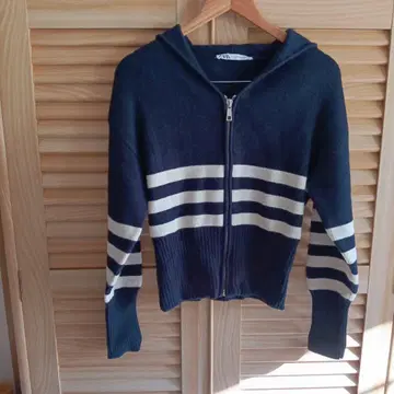 ZARA 세일러 옷깃 니트 스웨터