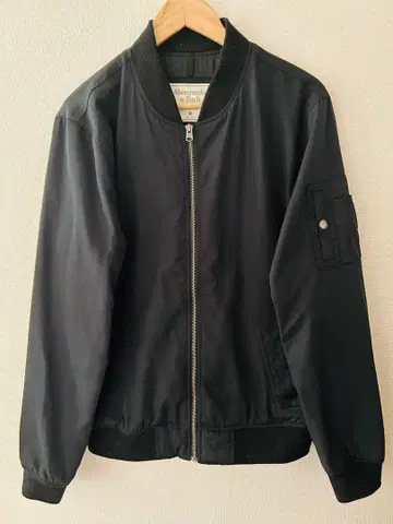 Abercrombie & Fitch 블랙 점퍼