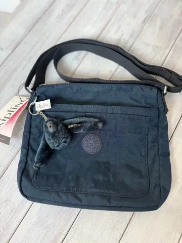 Kipling 네이비 숄더백