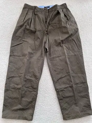 BEAMS HEART 카키 플리츠 치노 팬츠 M