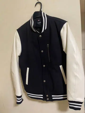 BEAMS HEART (빔즈 하트) 바시티 자켓 네이비 x 화이트