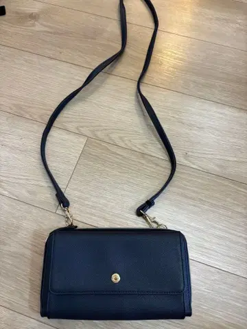네이비 장지갑 심플한 디자인