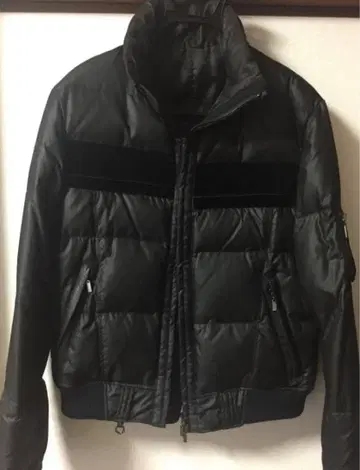 다운 자켓 꼼사데모드