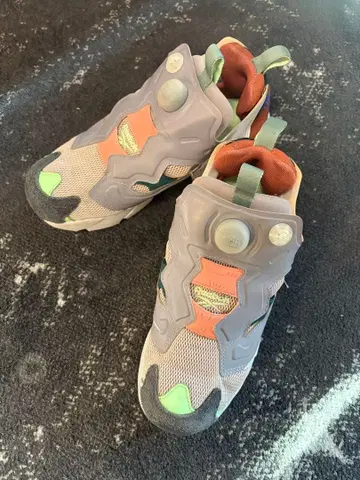 [리복] 인스타펌프 퓨리 봄의 멀티 컬러로 발걸음 가볍게