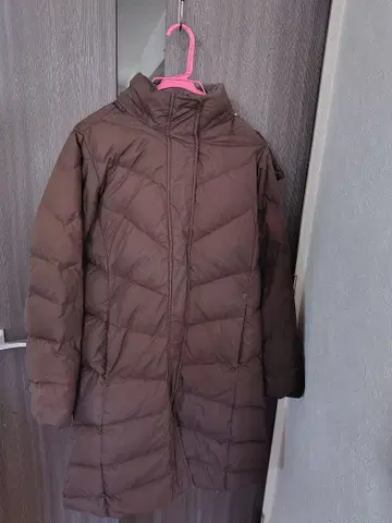 브라운 다운 자켓 퍼 포함 후드