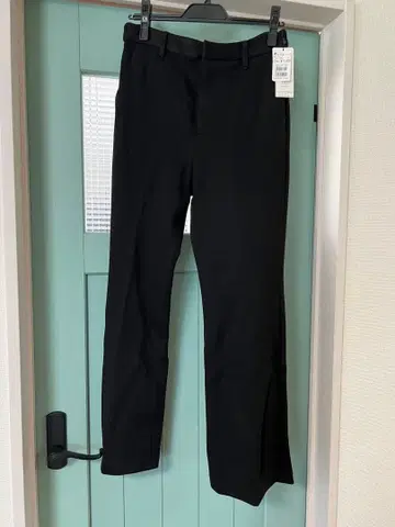 야마다야 새상품 블랙 팬츠